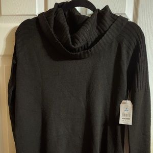True Time sweater size medium
